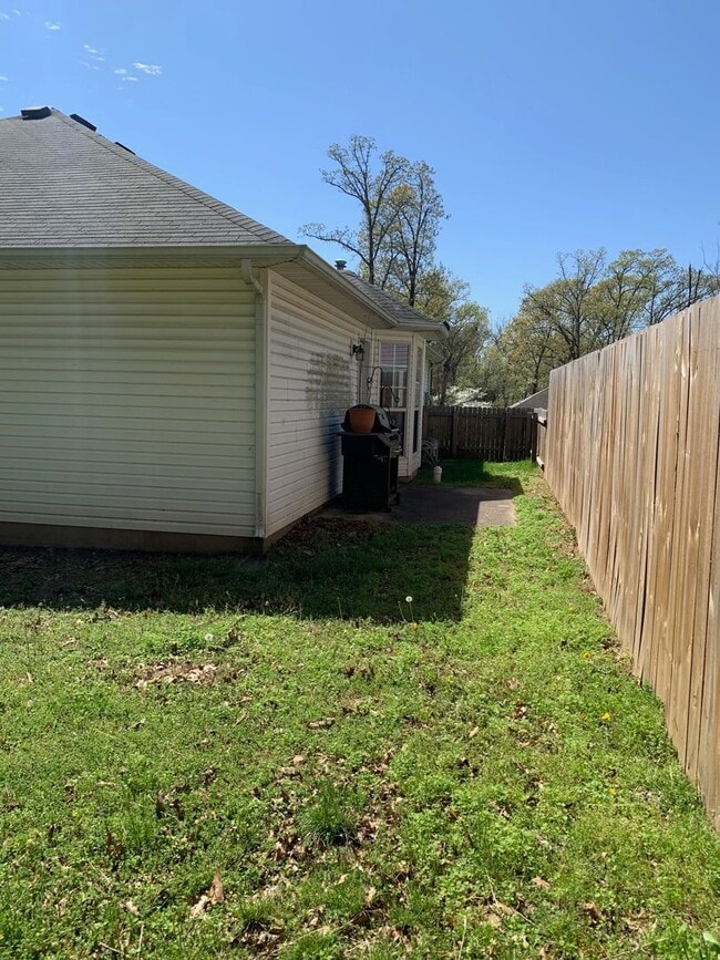 Photo - 1612 Cresent St