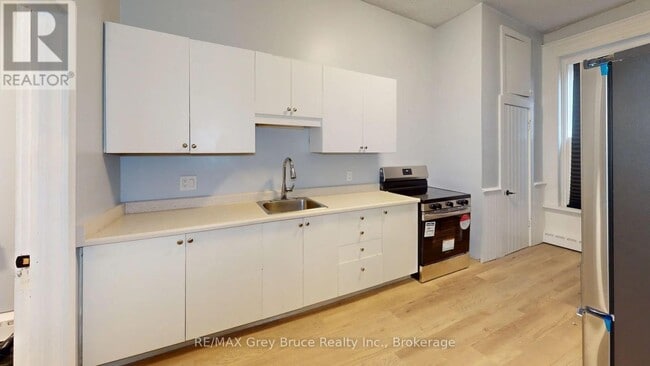 Photo - 844 2nd Ave E Unit 2