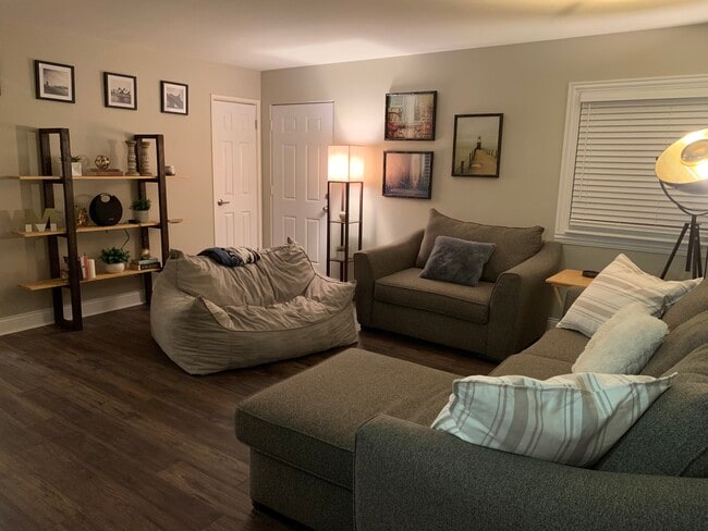 Photo - 436 N Gerard Ave