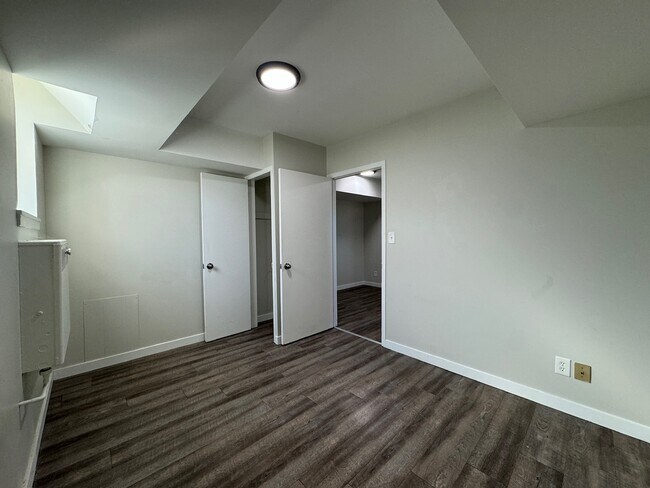 Building Photo - 1 Bedroom 1 Bathroom! Unit 11