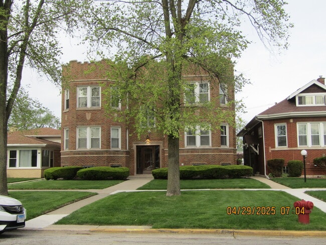 7730 S Michigan Ave Unit 1st floor