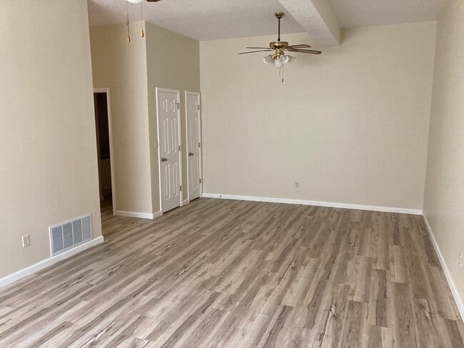 Photo - 51 E Main St