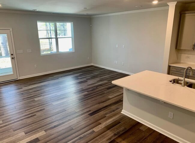 Photo - 525 Hazy Hls Ln