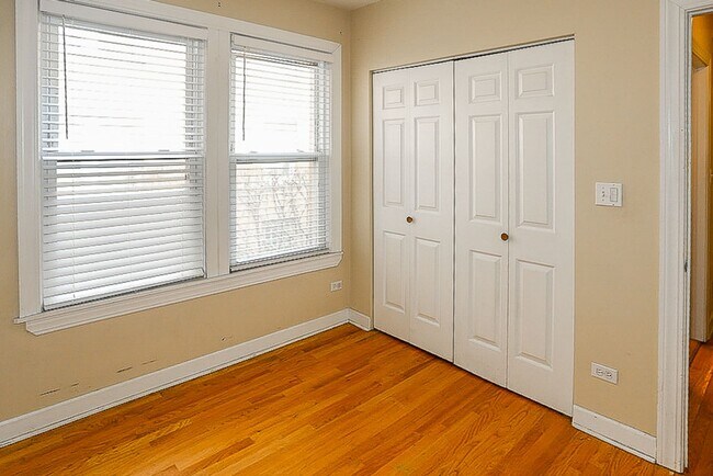 Photo - 628 W Roscoe St Unit 1N