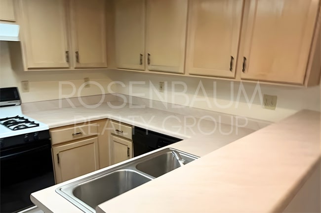 Photo - Charming 2-bedrooms, 2-baths duplex home p...