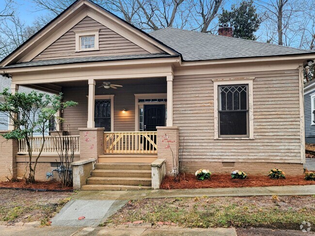 Building Photo - Historic Charm Close to the Lee + White di... Rental