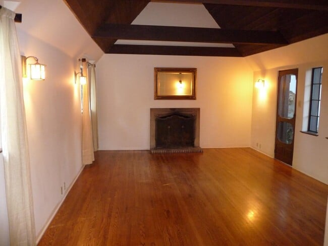 Photo - 2057 N Las Palmas Ave