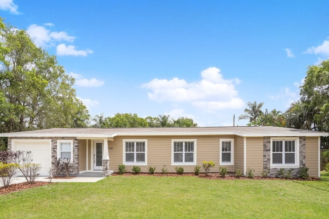 Building Photo - 7035 62nd Way N
