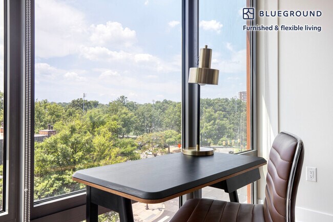 Photo - 1446 S Grant St Unidad FL5-ID695