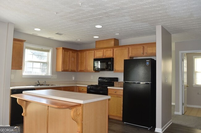 Photo - 1854 Pierce Way