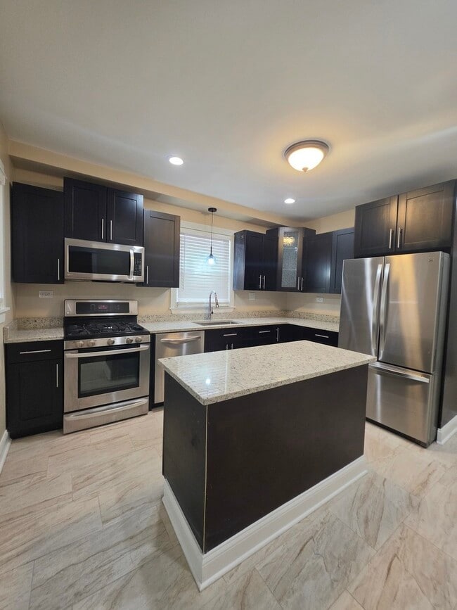 Photo - 12019 S Perry Ave