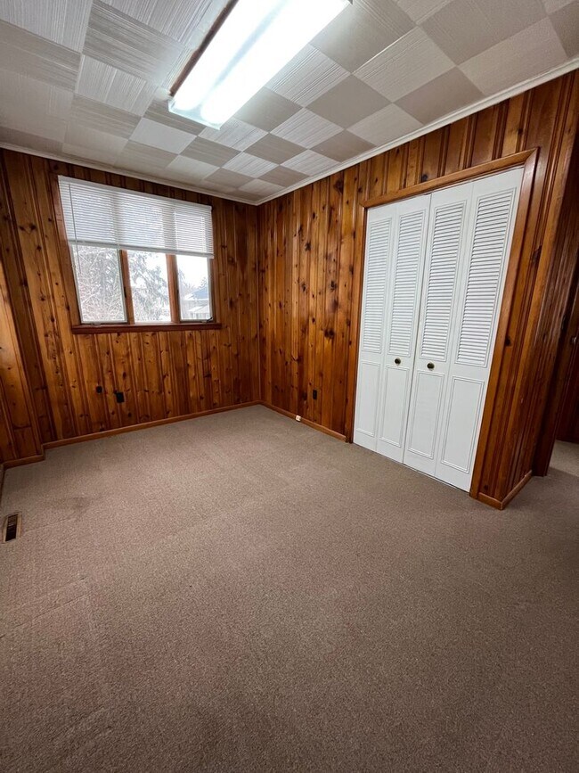 Building Photo - Oakdale - U-Shape Building Unit 6