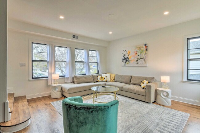 Photo - 1129 Augusta St Unit ID1305572P