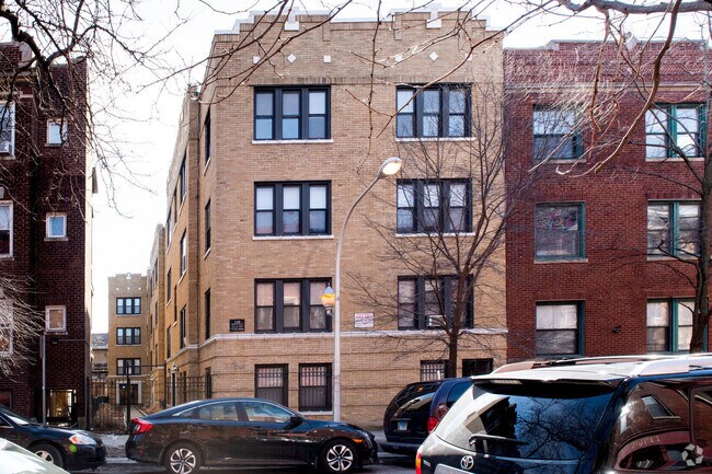 Building Photo - 837 W Cornelia Ave Unit 1N Rental