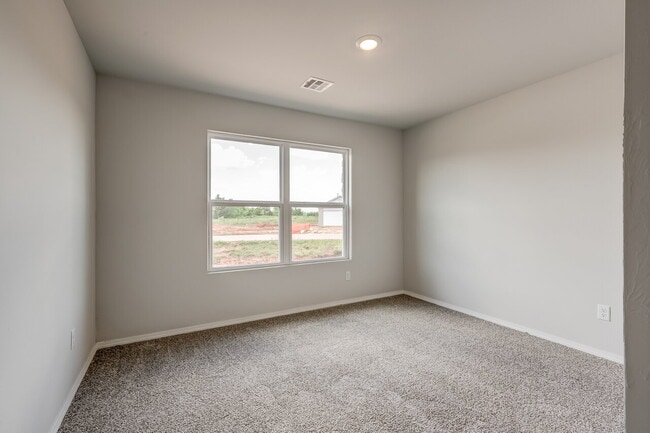 Photo - 4 Bedroom NEW Construction!!! Large Lot