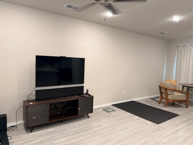 Photo - 2909 Bluets Dr