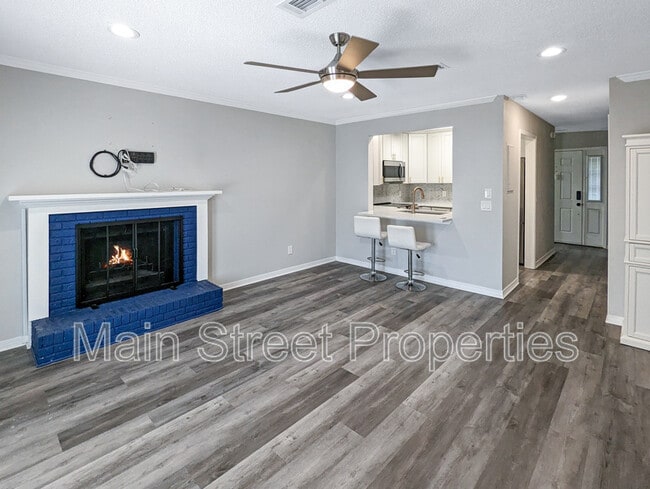 Photo - 1313 Foxborough Dr