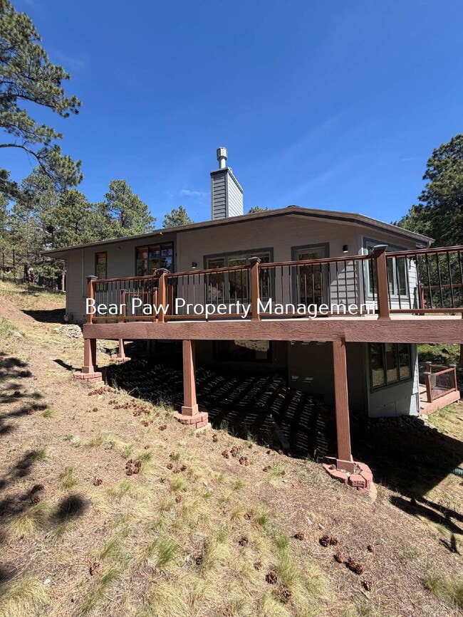 Building Photo - "Embrace Spacious Livingin this  3-Bedroom Gem in Genesee!"