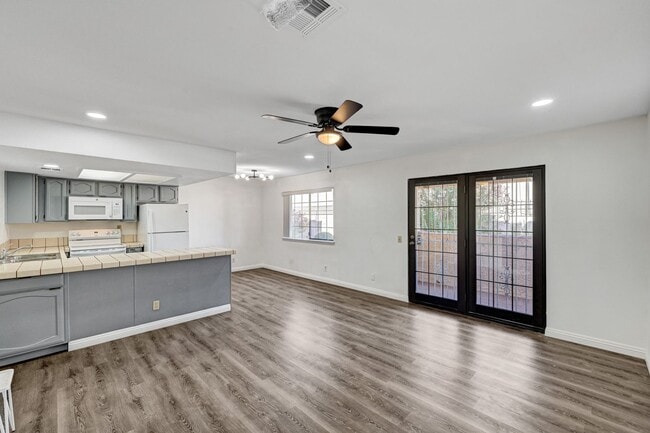 Photo - Clean and Ready to Move-in