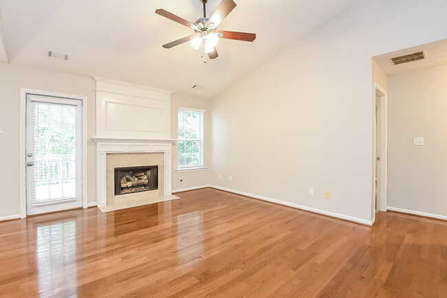 Photo - 208 Pebble Creek Ct