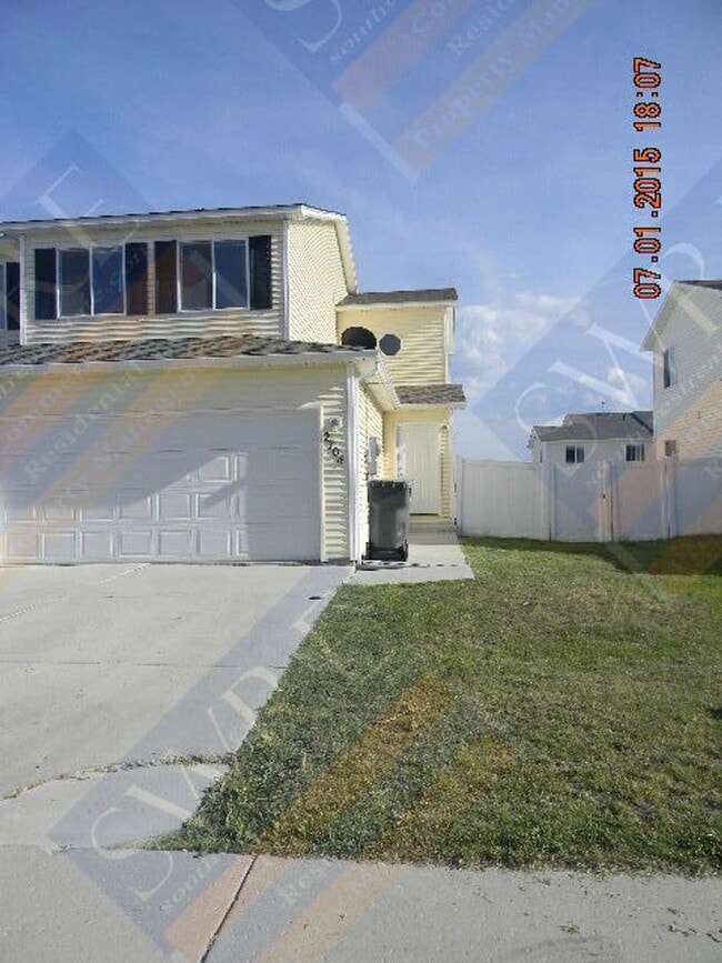 Building Photo - 2704 Bastion-