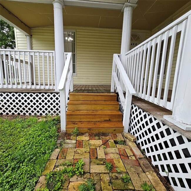 Photo - 401 Shaw St