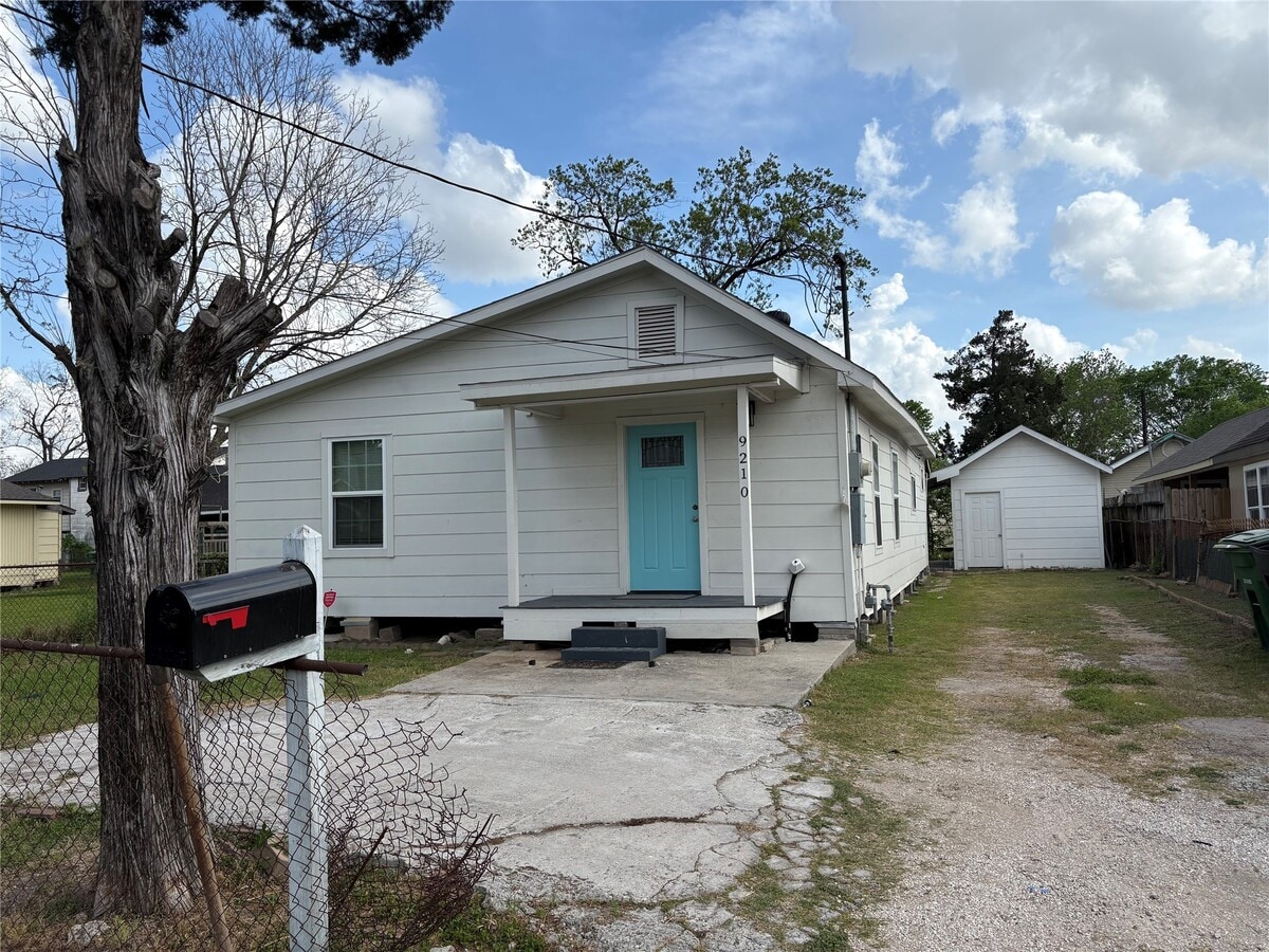 Photo - 9210 E Ave O