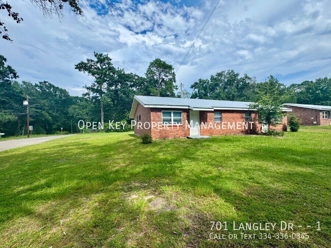 Building Photo - 701 Langley Dr Unit 1