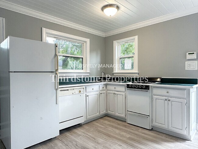 2965 Armstrong St Unit B