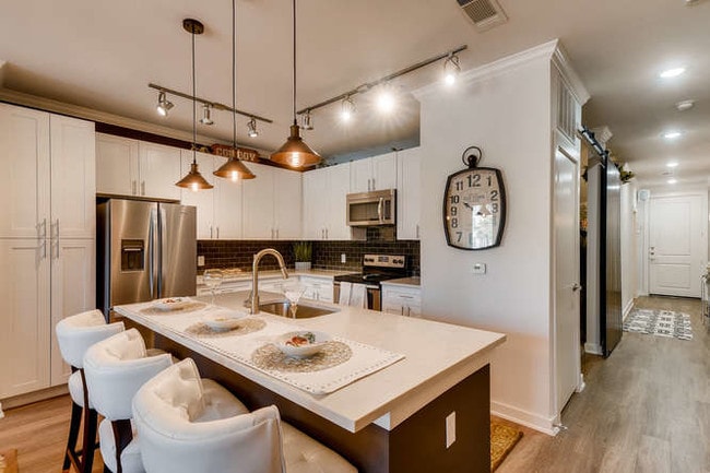 Photo - 1900 Barton Springs, Unit #2042 Unidad 2042