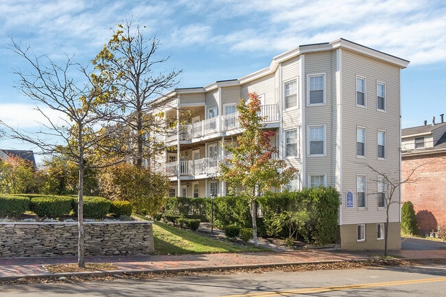 Photo - 158 Pearl St Unit 4