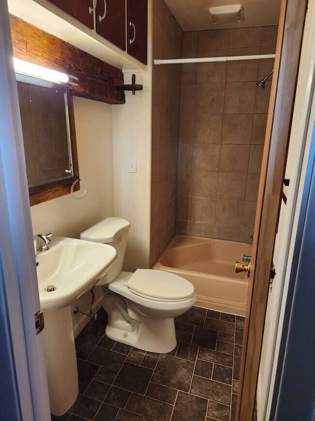 Photo - 116 W High St Unidad 201