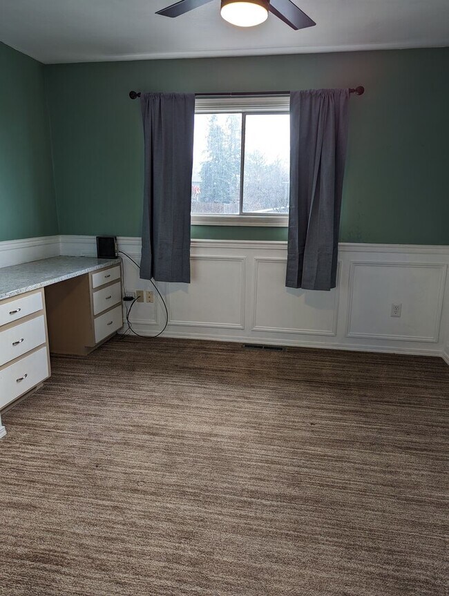 Photo - Private room for rent in a 4 bedroom house...