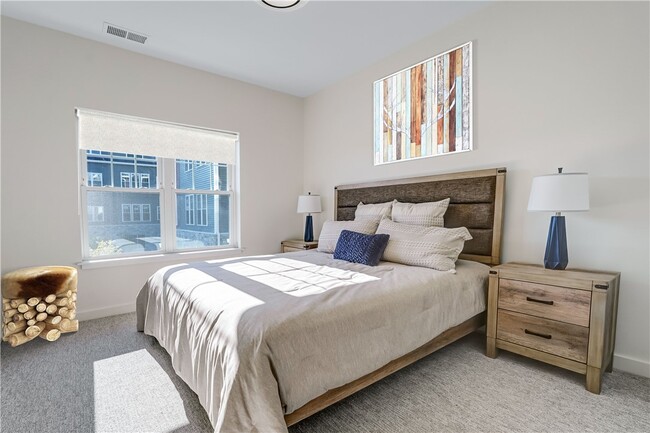 Building Photo - 160 School St