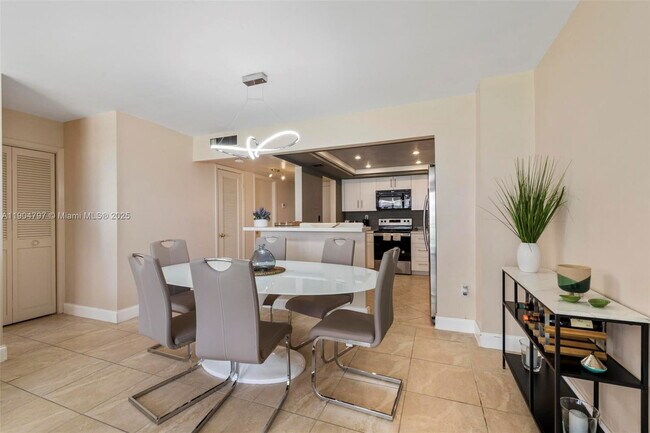 Photo - 18061 Biscayne Blvd Unit 303