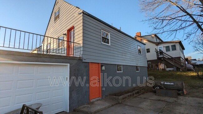 Photo - 2710 Houston St