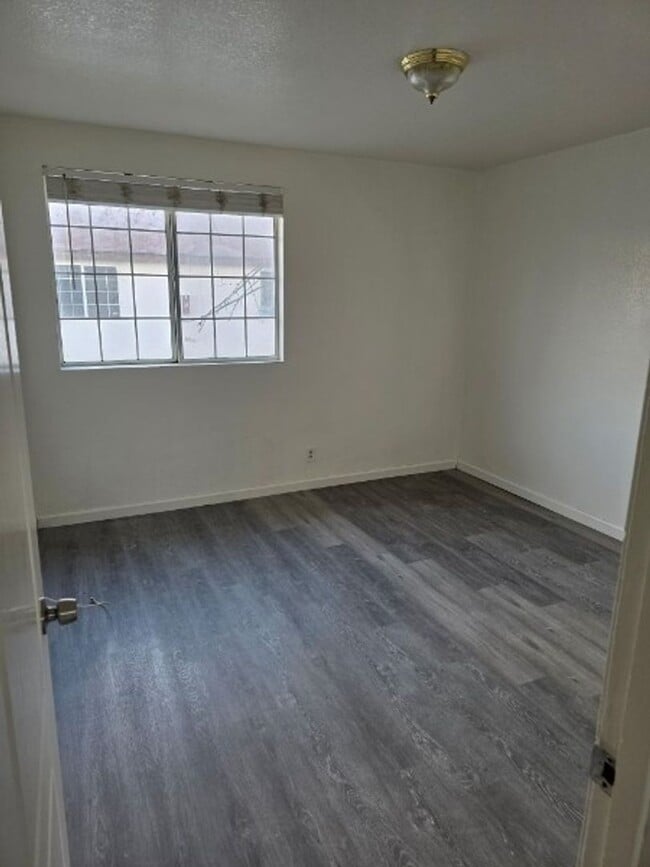 Photo - 16594 Orange Way