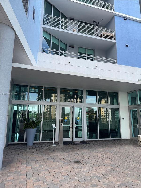 Photo - 335 S Biscayne Blvd