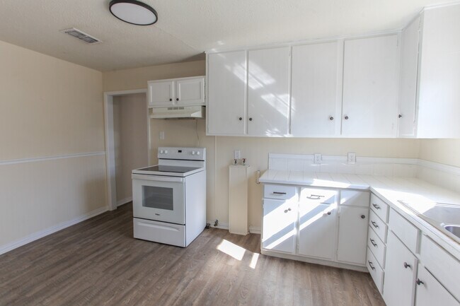 Photo - 1506 Kentucky Way