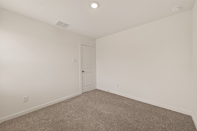 Photo - 3554 Shearwater St