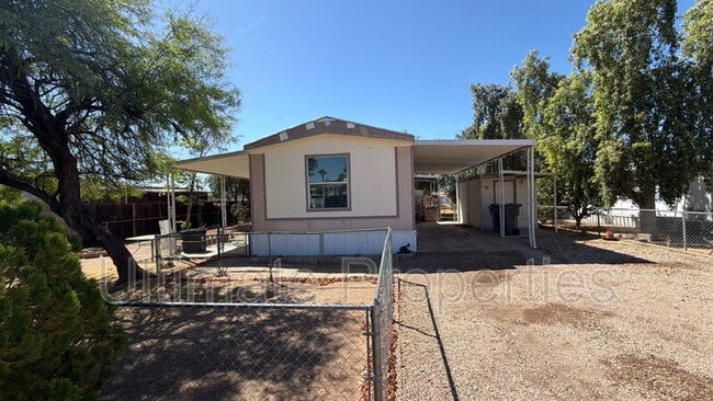 Building Photo - 2067 E Charleston Ave