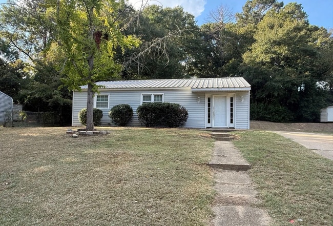 Building Photo - 3521 Dundale Rd