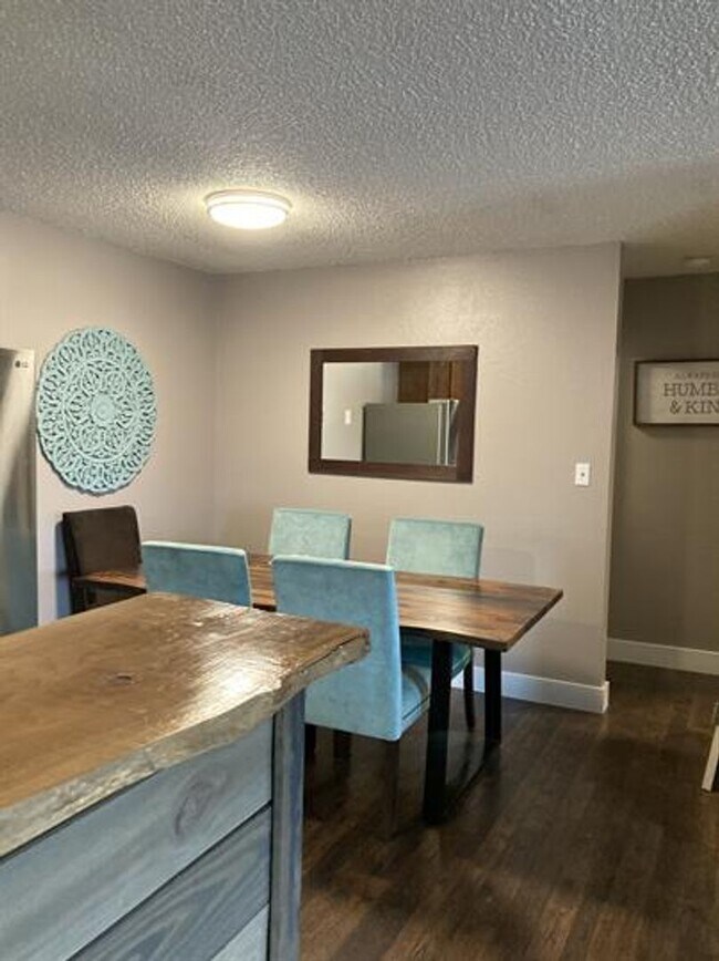 Photo - Washer dryer in unit! Bus route! Top floor!