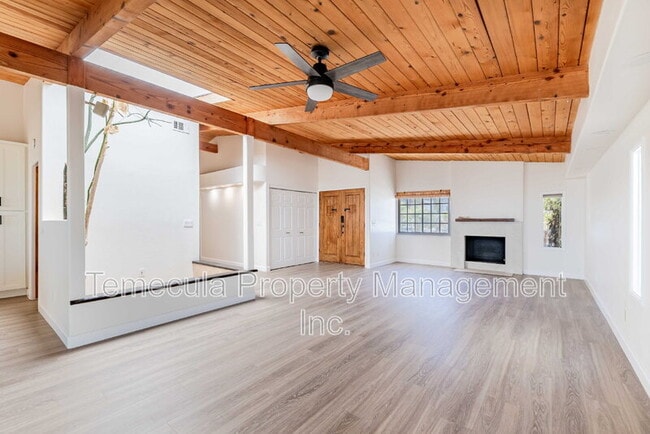 Photo - 2655 Loring St