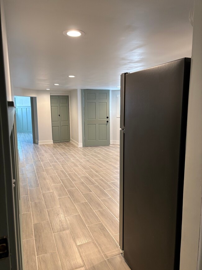 Sala de estar - 4912 N Mason Ave Unidad 1 bdrm