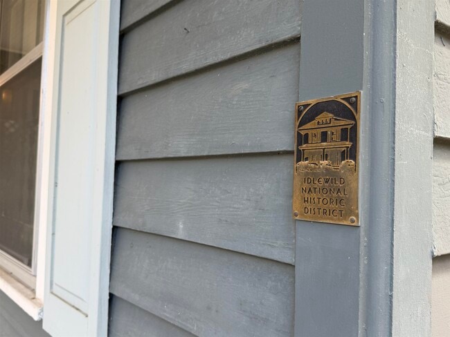 Photo - 1999 Peabody Ave