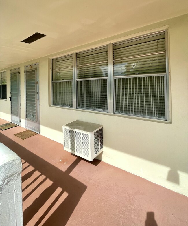 Building Photo - 201 Canterbury I Unit 201 Rental