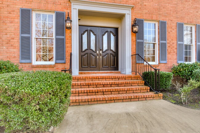 Photo - 4117 Knollcrest Cir N