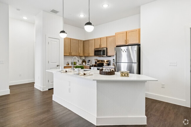 1BR, 1BA - 791SF - Kitchen - Boulevard 61