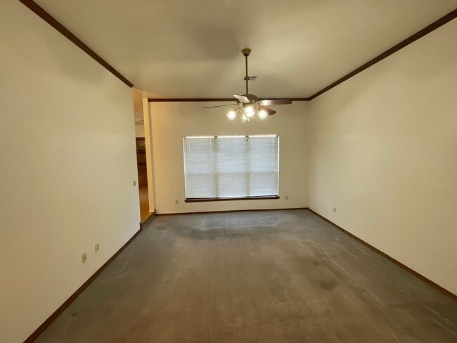 Photo - Spacious 3 bed, 2 bath, 2 living areas, 2 car garage
